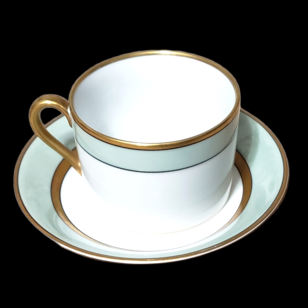 VTG saucer and flat cup